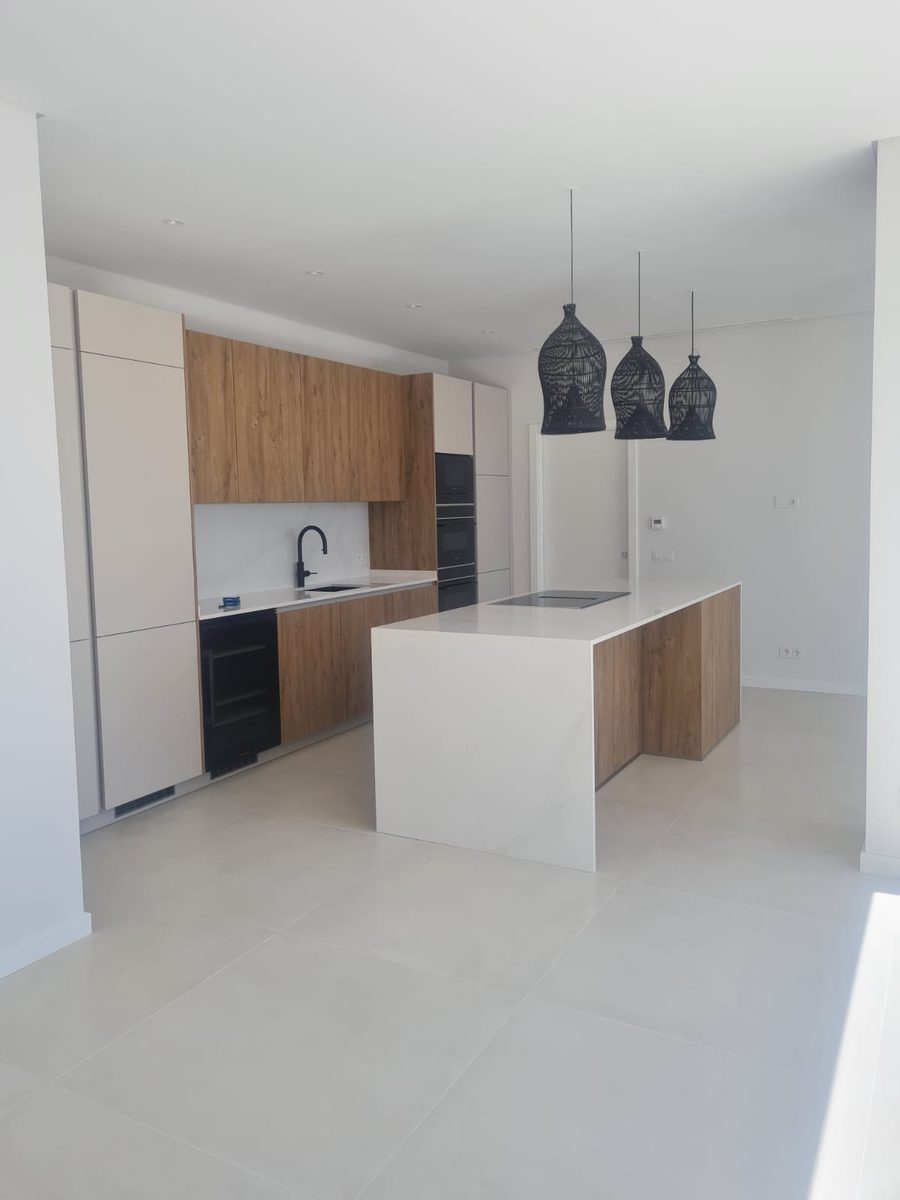 Cozinha após limpeza pós-obra